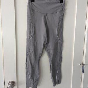Lululemon Athletica silver/gray running crops